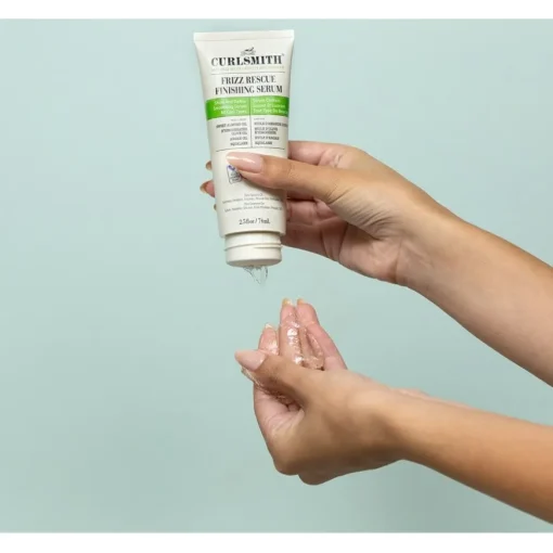Behandlungen Frizz Rescue Finishing Serum von Curlsmith