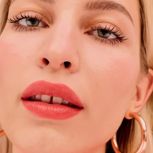 Benefit Plushtint - Feuchtigkeitsspendender Matter Tint