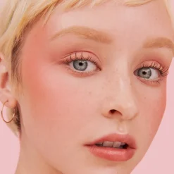 Blush Shellie Rouge Mini Softem Rosa mit Perlmuttschimmer  von Benefit