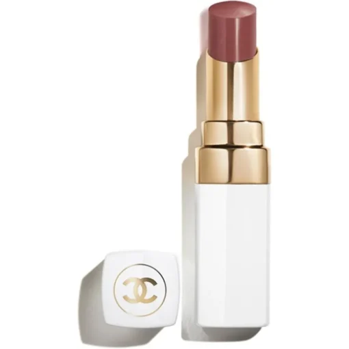 CHANEL ROUGE COCO BAUME Der getönte und feuchtigkeitsspendende Balsam, dessen Farbintensität sich ganz individuell anpassen lässt, sorgt Tag für Tag für wunderschöne Lippen