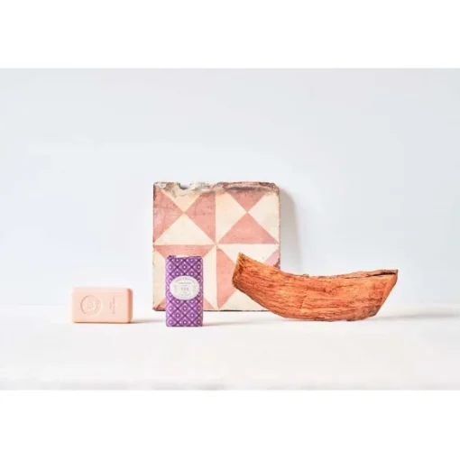 Classico 8741 Pear Sandalwood Wax Sealed Soap von Claus Porto