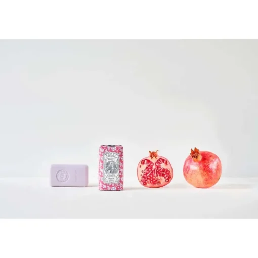 Classico Mirror Pomegranate Wax Sealed Soap von Claus Porto