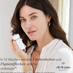 Clé de Peau Beauté Brigthening Enhance Veil