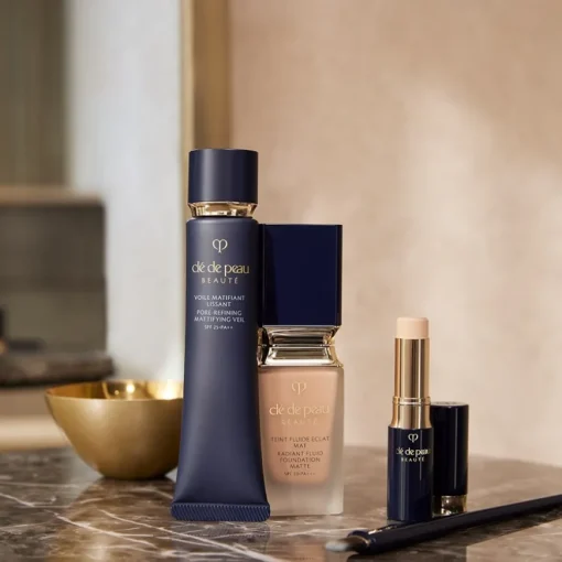 Clé de Peau Beauté Pore Refining Mattifying Veil