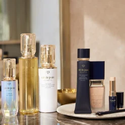 Clé de Peau Beauté Pore Refining Mattifying Veil