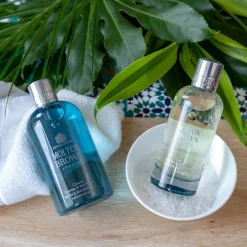 Coastal Cypress & Sea Fennel Bath & Shower Gel von Molton Brown
