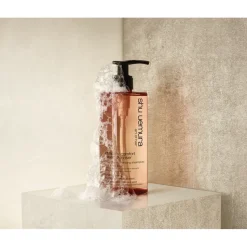 Deep Cleanser Moisture Balancing Shampoo Dry Scalp & Hair von Shu Uemura
