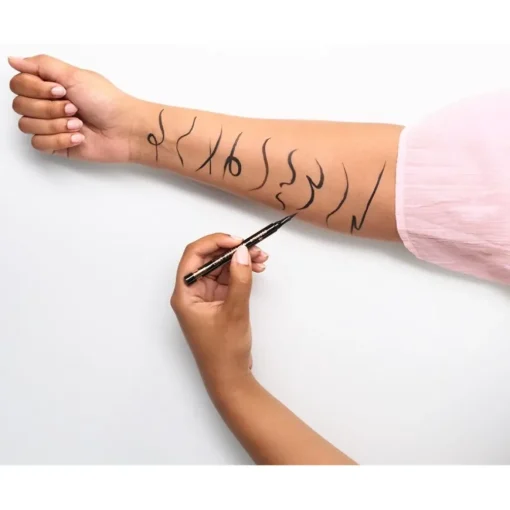 Eyeliner & Kajal Eyeliner Pen Extra Long-Lasting von Essence