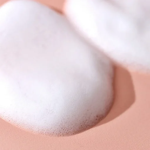 Glow Cocktail Cleansing Foam von Mossa