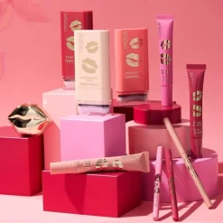 Kiss & Glow Shimmer Lip Balm von Catrice
