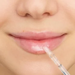 Lipgloss What a fake! Glass Shine Plumping Lip Filler von Essence