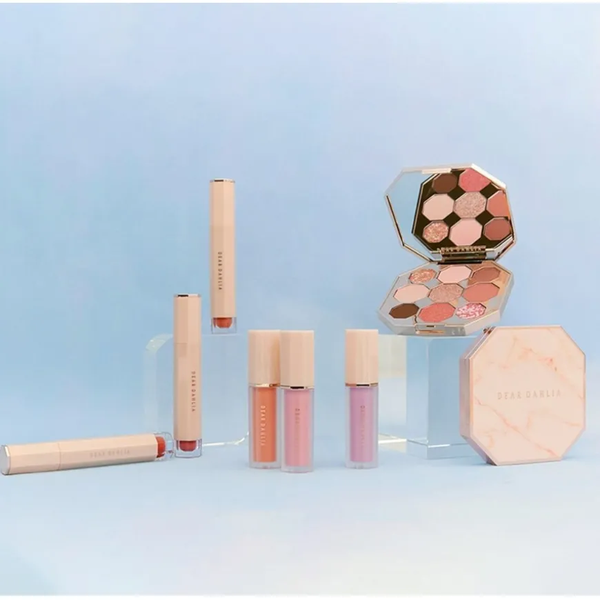 Lippenstift Blooming Edition Satin Glow Lip Stain von DEAR DAHLIA