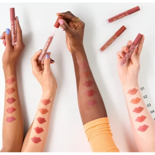 Lippenstift Soft Touch Lip Mousse von Essence