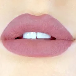 Lippenstift Velvet Lip Paint von KEVYN AUCOIN