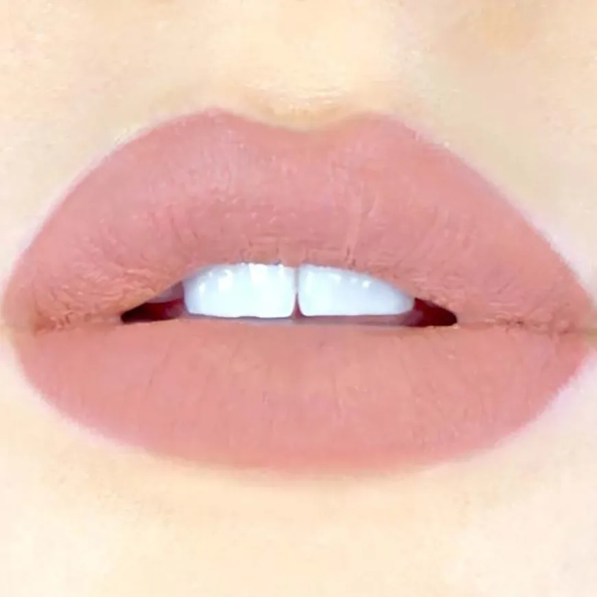 Lippenstift Velvet Lip Paint von KEVYN AUCOIN