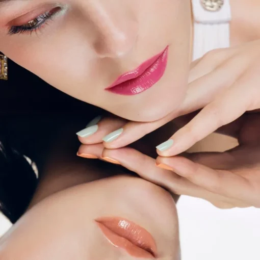 LIPPENSTIFTE ROUGE COCO BAUME - GLÄNZEND Getönter, feuchtigkeitsspendender, verschönernder Lippenbalsam mit individueller Farbintensität von CHANEL