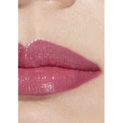 LIPPENSTIFTE ROUGE COCO BAUME - GLÄNZEND Getönter, feuchtigkeitsspendender, verschönernder Lippenbalsam mit individueller Farbintensität von CHANEL