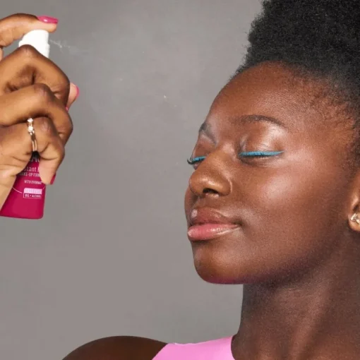 Make-up Fix & Last Instant Matte Make-Up Fixing Spray von Essence