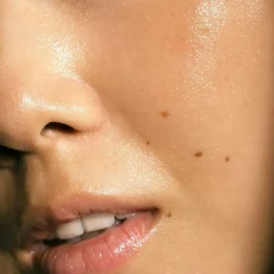 Masken Peel Creamy Clay AHA Peeling Maske von MÁDARA