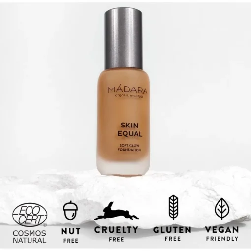 MÁDARA Skin Equal Soft Glow Foundation SPF15