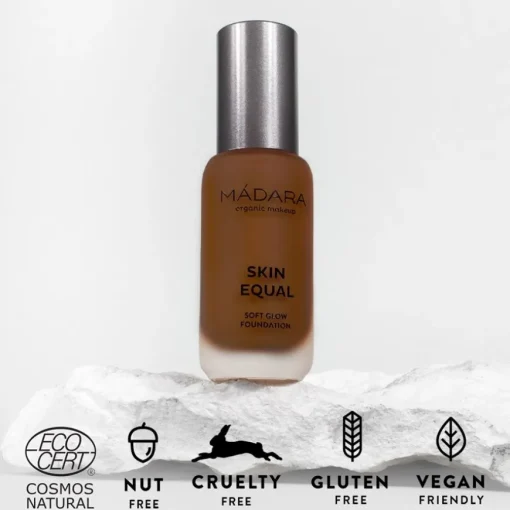 MÁDARA Skin Equal Soft Glow Foundation SPF15
