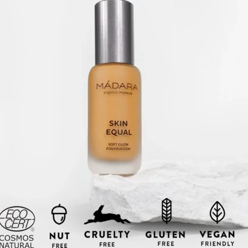 MÁDARA Skin Equal Soft Glow Foundation SPF15