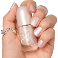 Nagellack Gel Nail Colour von Essence