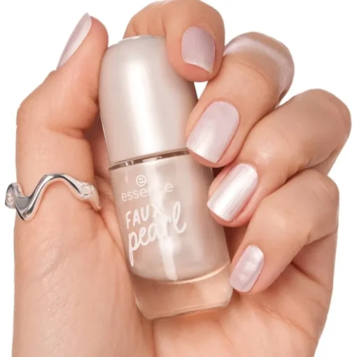 Nagellack Gel Nail Colour von Essence