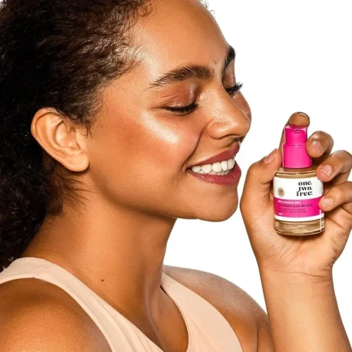 One.two.free! Hyaluronic Glow BB Fluid
