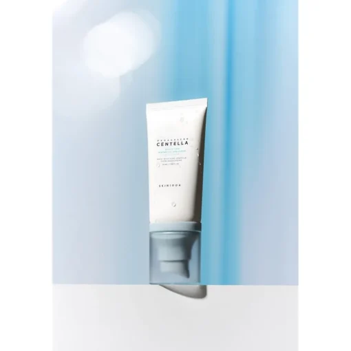 Sonnenschutz Madagascar Centella Hyalu-Cica Water-Fit Sun Serum von Skin1004
