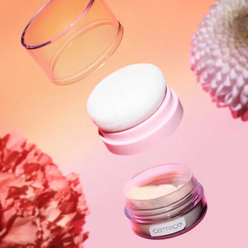 Spring Awakening Glitter Bomb Cushion von Catrice