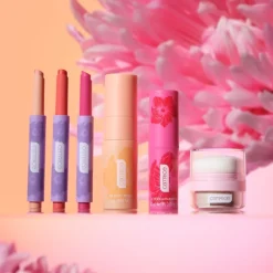 Spring Awakening Glitter Bomb Cushion von Catrice