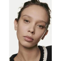 TEINT GRUNDIERUNG ULTRA LE TEINT VELVET Foundation mit Weichzeichnereffekt. Samtig-mattes Finish. von CHANEL