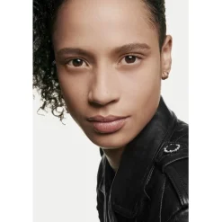 TEINT GRUNDIERUNG ULTRA LE TEINT VELVET Foundation mit Weichzeichnereffekt. Samtig-mattes Finish. von CHANEL