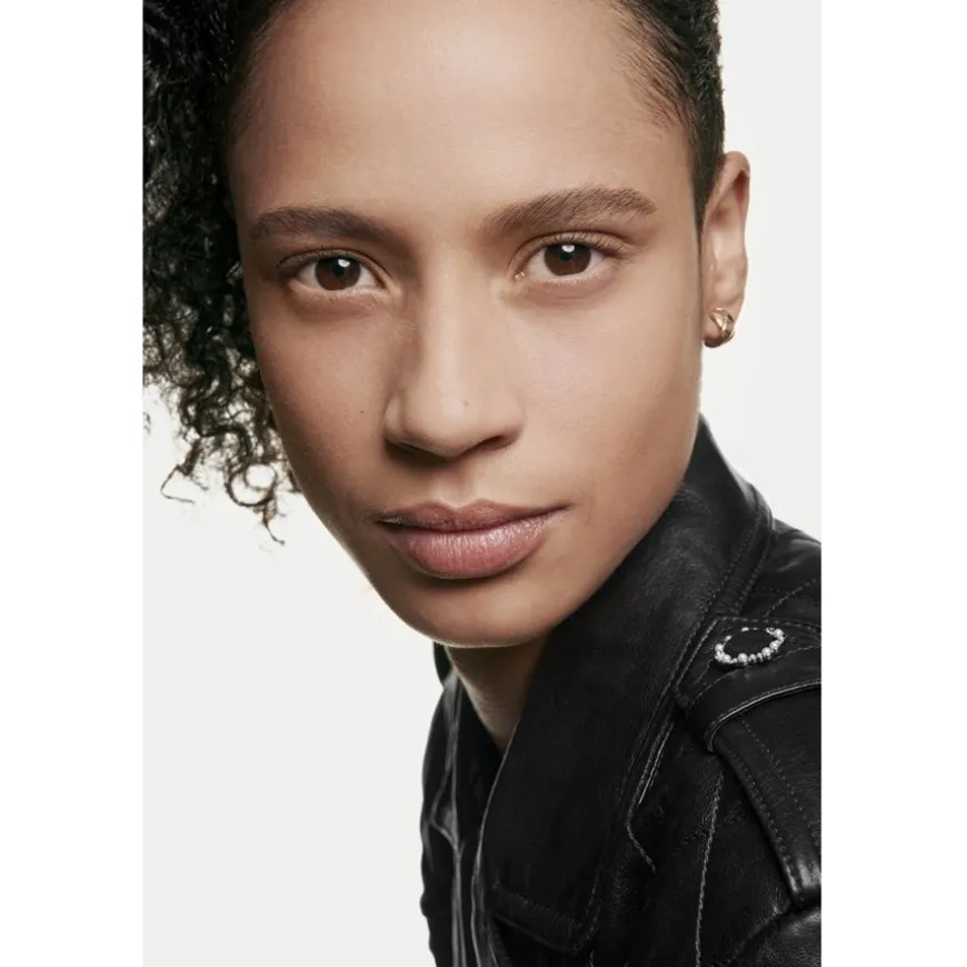 TEINT GRUNDIERUNG ULTRA LE TEINT VELVET Foundation mit Weichzeichnereffekt. Samtig-mattes Finish. von CHANEL