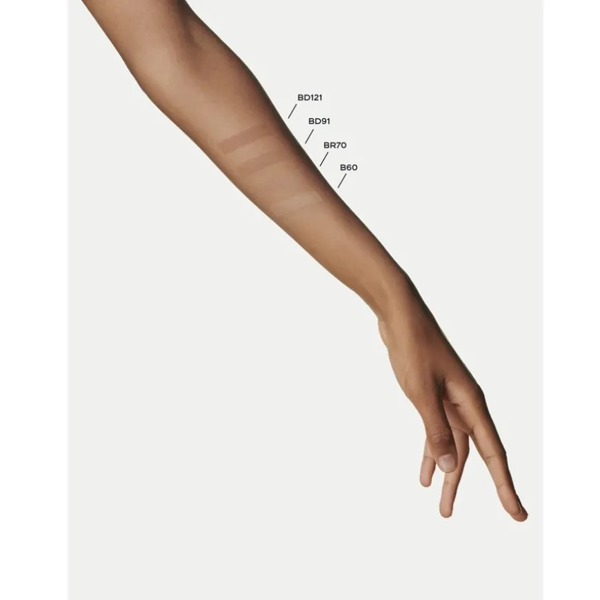 TEINT GRUNDIERUNG ULTRA LE TEINT VELVET Foundation mit Weichzeichnereffekt. Samtig-mattes Finish. von CHANEL