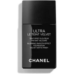TEINT GRUNDIERUNG ULTRA LE TEINT VELVET Foundation mit Weichzeichnereffekt. Samtig-mattes Finish. von CHANEL