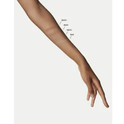 TEINT GRUNDIERUNG ULTRA LE TEINT VELVET Foundation mit Weichzeichnereffekt. Samtig-mattes Finish. von CHANEL