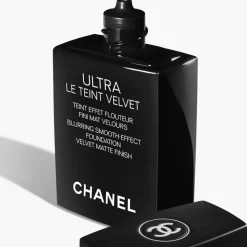 TEINT GRUNDIERUNG ULTRA LE TEINT VELVET Foundation mit Weichzeichnereffekt. Samtig-mattes Finish. von CHANEL