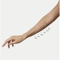 TEINT GRUNDIERUNG ULTRA LE TEINT VELVET Foundation mit Weichzeichnereffekt. Samtig-mattes Finish. von CHANEL