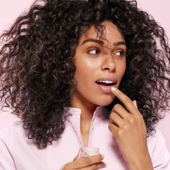 Very Rose Rose Lip Balm von Nuxe