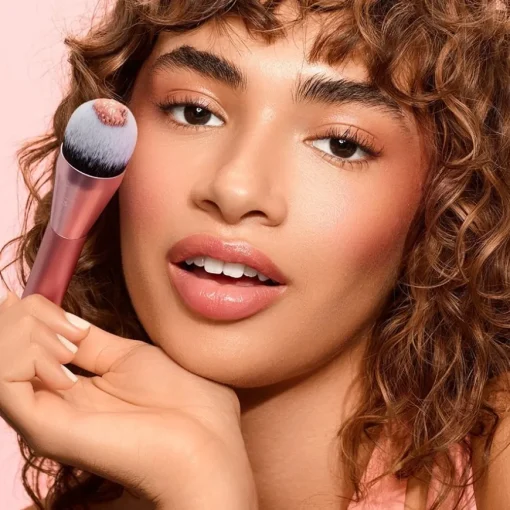 Wangenpinsel Power Pigment Blush Brush von Real Techniques