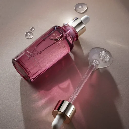 Öl und Massage Radiant Multi Repair Oil von Clé de Peau Beauté
